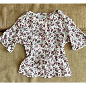 Vintage Blouse Top White Floral Pearl Gold Button Cotton Cottage V Neck Ribbed M